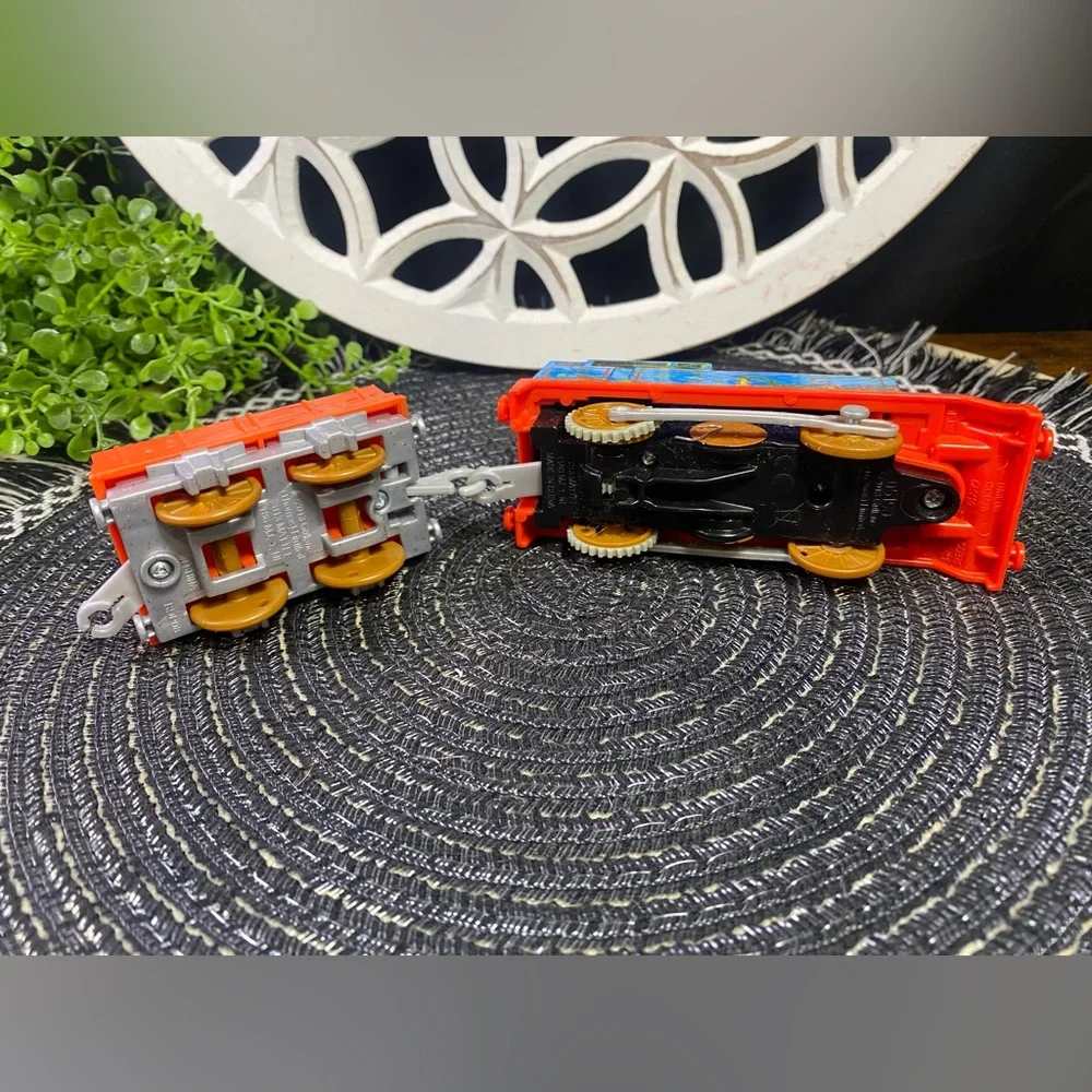 Mattel 2013 Motorized Jungle Thomas with Red Car Thomas and Friends Track-master